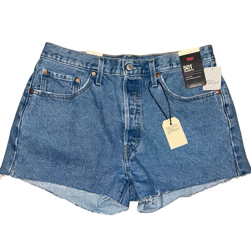 NWT Levi’s 501 Denim Shorts size 32